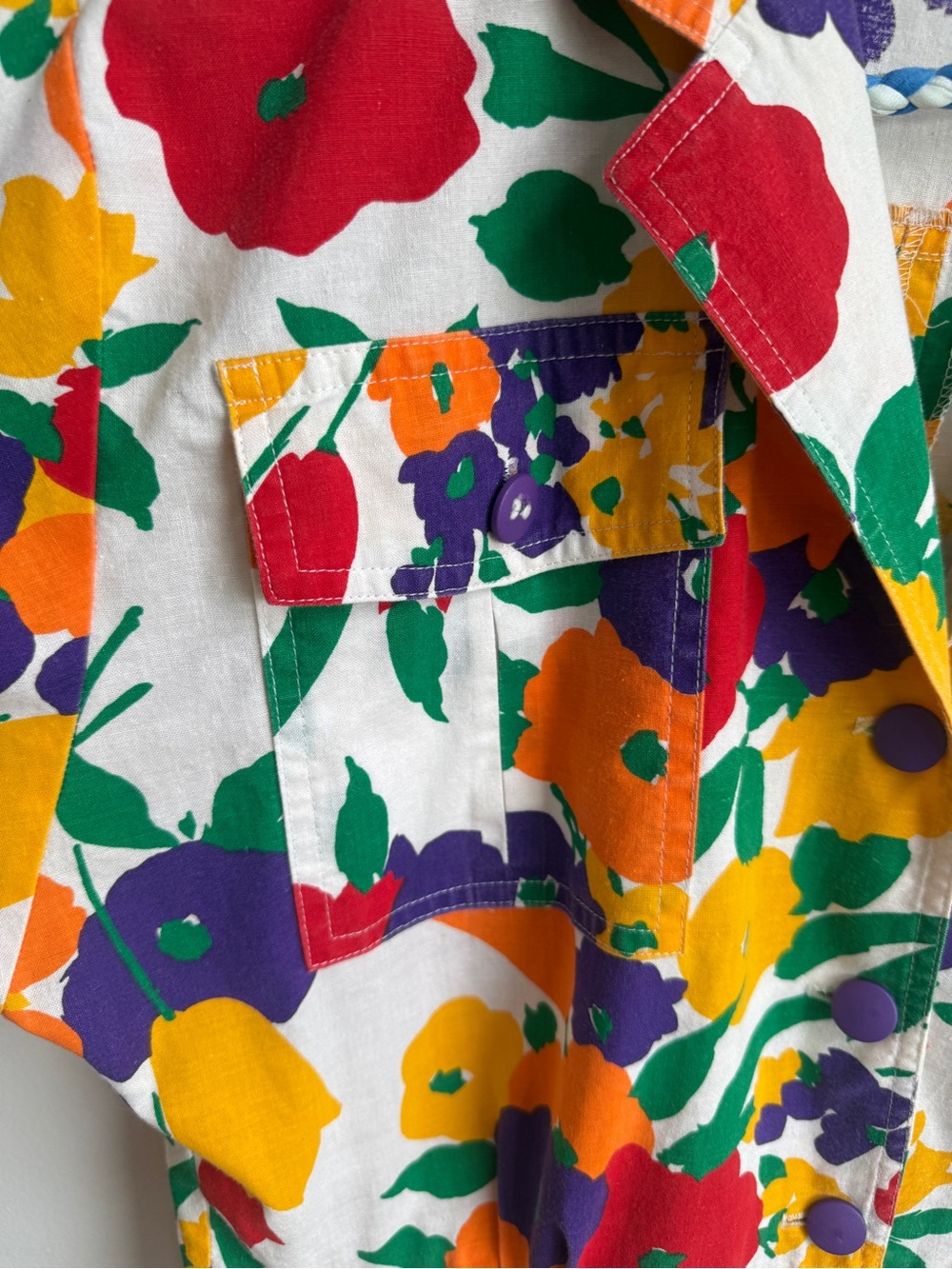 Vintage shirt dress
Tagged as size 18
Fits medium / large in my opinion - Picture 10 of 16